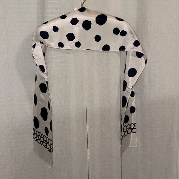 De VENISE White Large Navy Polka Purse Neck Scarf - Picture 1 of 7